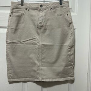 Lands’ End Ladies Size 8 Skirt Khaki EUC